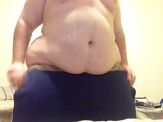 Онанизм Fatty Gainer Shows Off for the Camera