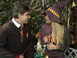 Výprask Henry Potter fucks all sluts of Wizardy School hard & rough