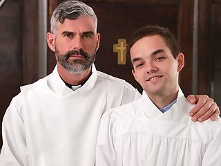 Stare+Młode Twink Catholic Altar Boy Fucked By Priest During Training