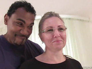 Indiano Stepmom has sex with friend